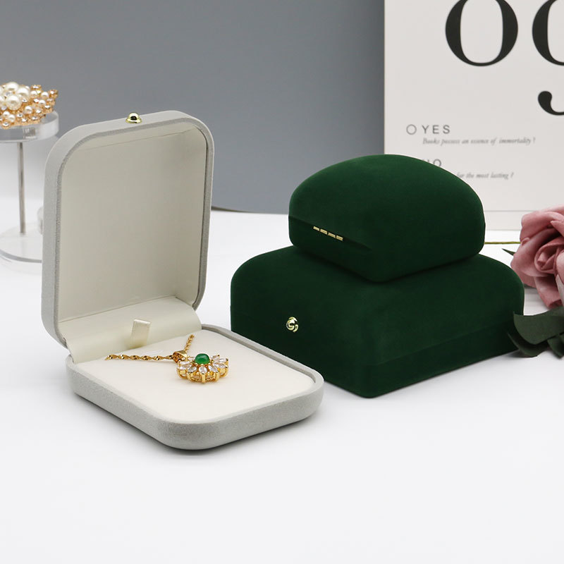 Customized Color Velvet Jewelry Packaging Luxury Jewelry Box Modern Brand Multiple Sizes