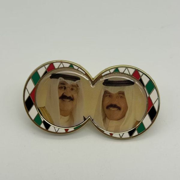 Gao Qingchen Antique Style Photo Frame Enamel Pin – Fan Merchandise Lapel Pin for Backpacks