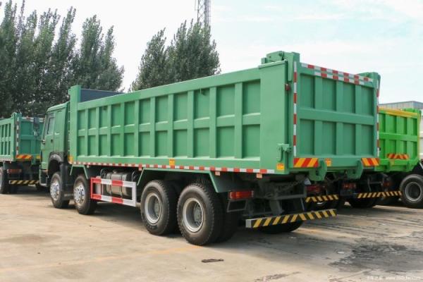 Right Driving 23 Sinotruk HOWO-7 375hp 8X4 7.6m Dump Trucks for Hot Boutique Used Cars