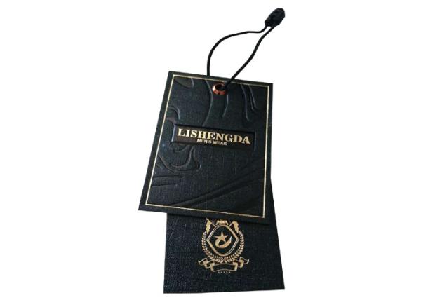 As etiquetas impressas feitas sob encomenda da roupa forram a folha de ouro de revestimento UV dos Hangtags que carimba o logotipo