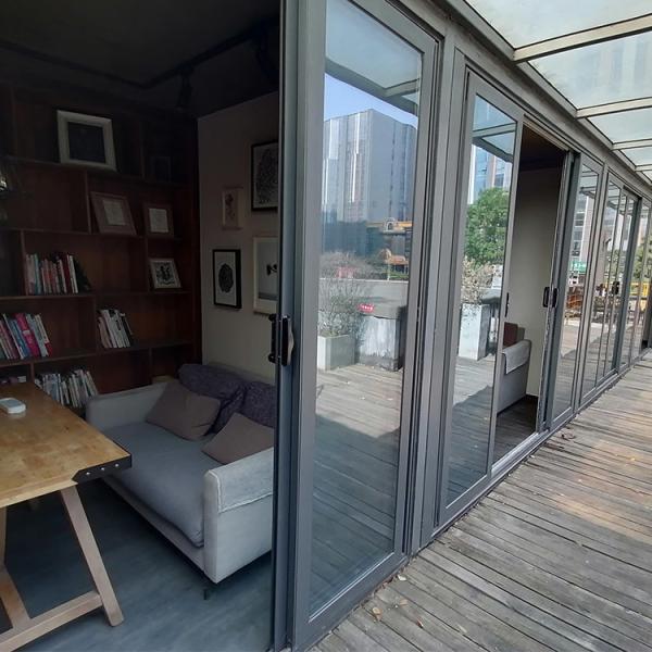 2022 Prefabricated Wooden House Portable Cabin Customized Color for Your Requirements