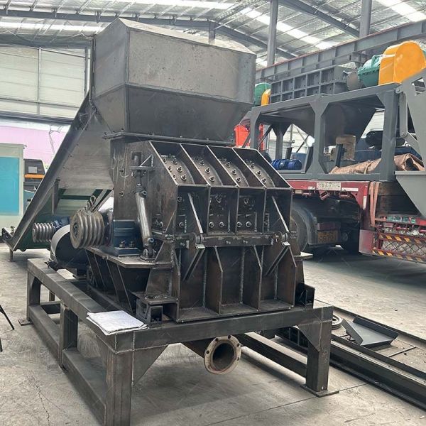 High Safety 3-60t/h Waste Metal Can Steel Double Roll Crusher Machine for Recycling