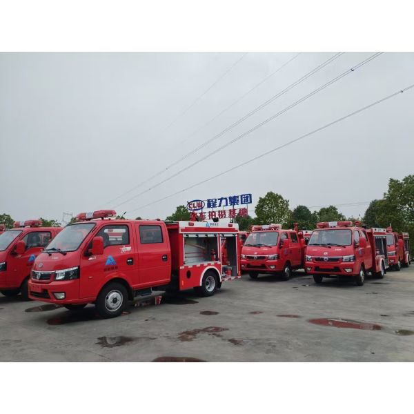 Dongfeng 6 Wheels 1,000-Liter Fire Fighter Vehicle Water Tank Fire Fighting Truck