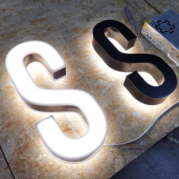 Углеродистая сталь Автоматический металлический вывесок для светодиодного уличного неонного знака