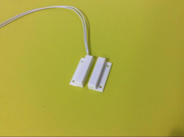 Surfaced Mount Magnetic Door  Switch Sensor In dimension 34*14*7.5mm ideal for wood door or window
