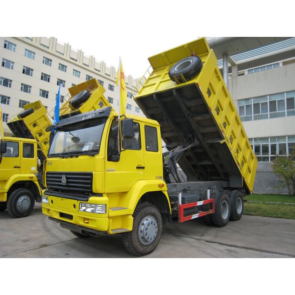 24 Tons Loading Large Dump Truck , Commercial Dump Trucks With One Sleeper Cabin For Transport Clayey Sand