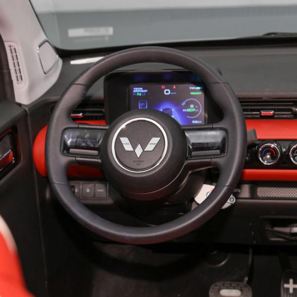 2010mm WHEELBASE Sichuan Left Hand 4 Wd City Taxi Custom Security Cost Trade Voiture Wuling Mini Electric Cars For Teenagers