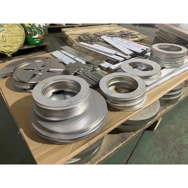 Лазер режа нержавеющую сталь покрывает резец гидравлической прессы 304 316L