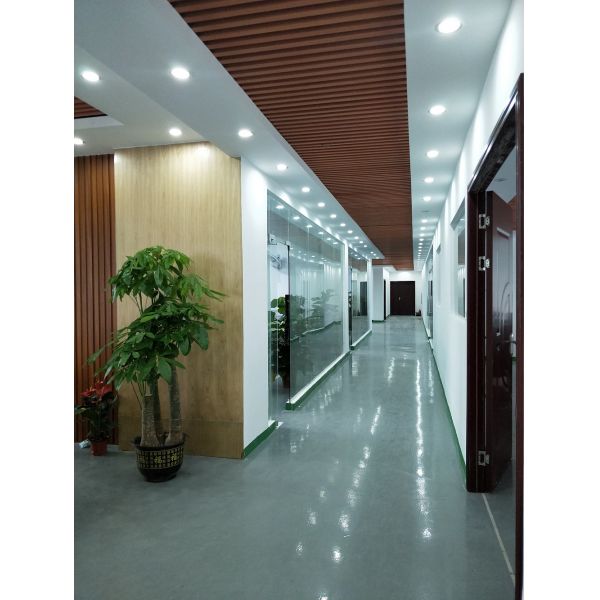 Safety Unisex Disposable Protective Suit Fluid Resistant Multi Color Available