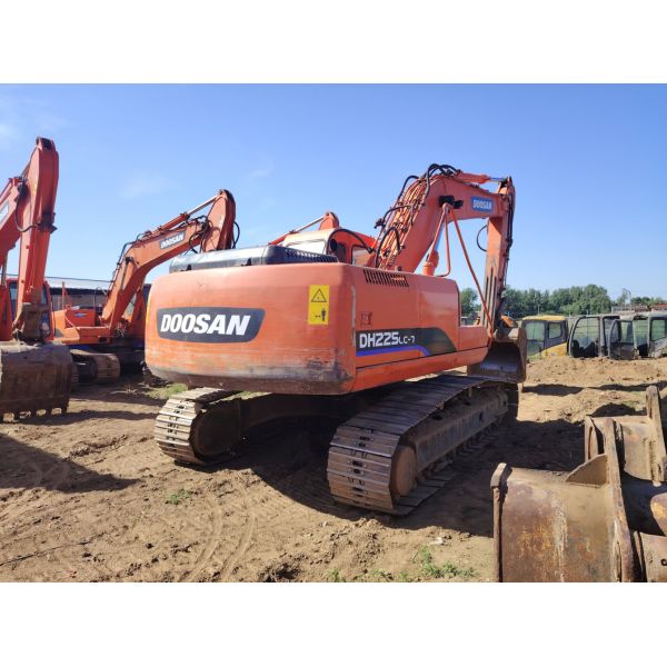 22 tonnes Nouveau arrivé Utilisé Doosan DH225LC-7 Excavators 1,28m3 Excavateur hydraulique