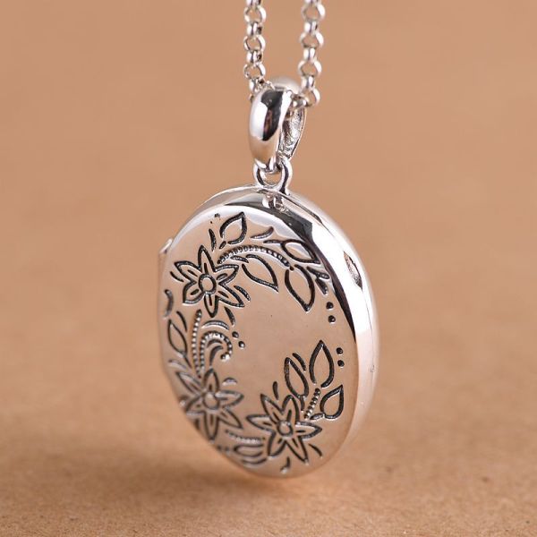 Women's Fashion Oval Gawu Box Pendant S925 Silver Vintage Thai Silver Charm Pendants