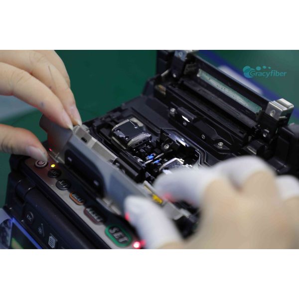 2x4 1x4 Polarization Maintaining PLC Splitter , PM Fiber Splitter 1260nm 1650nm