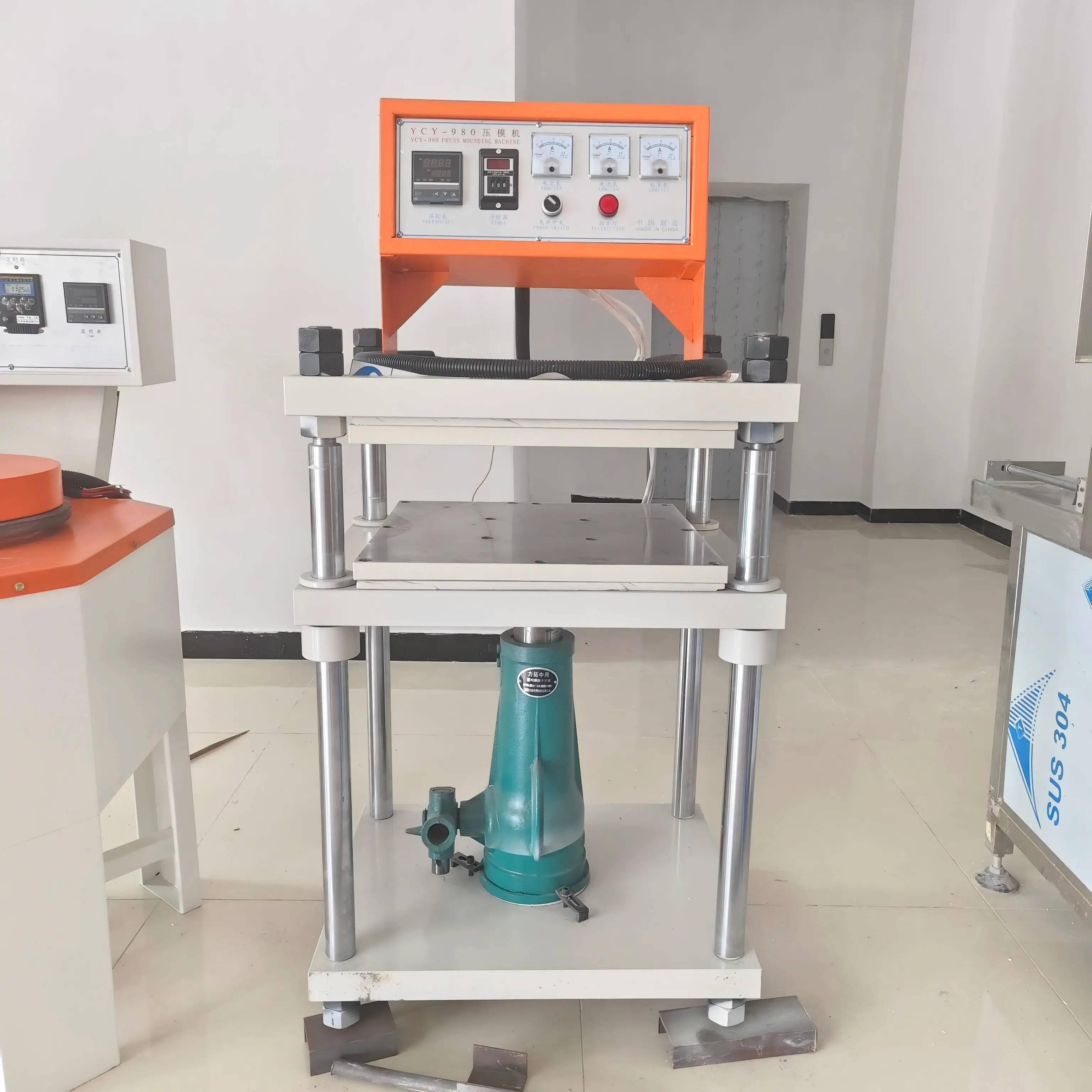Taiwan Style Rubber Compression Moulding Machine for Zamak Casting Mold