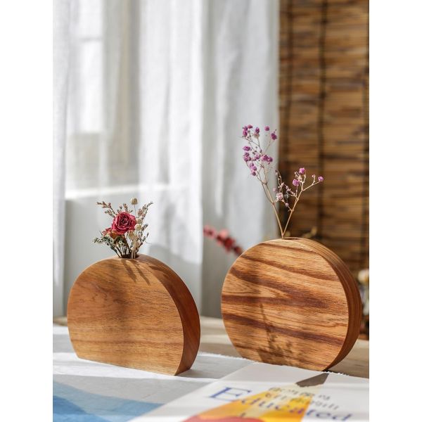Modern Design Style Wooden Vase Capable of Inserting Flowers for Anniversary Occasion