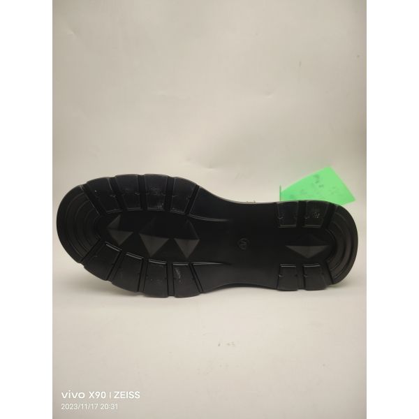 Модные чернокожие женские ботинки с плоским каблуком