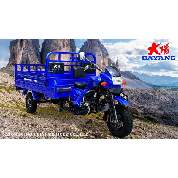 Water Delivery Cargo Motorcycle 150cc 3 Wheel Cargo Tricycle with 1200kg Loading Capacity