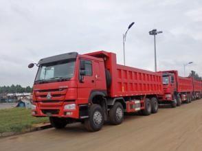 30 tons SINOTRUK HOWO 12 tires dump truck for sand and small stones transportation