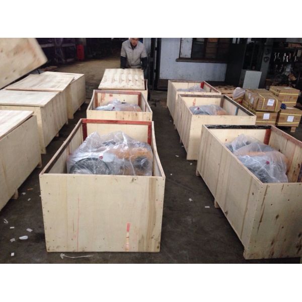 High efficiency Water Cooled Diesel Cable Winch Small Volume 4M / Min Gears