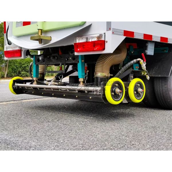 Electric 4x2 Dongfeng High Pressure Jet Water Road Washing and Sweeping Truck with Vacuum Road Sweeper