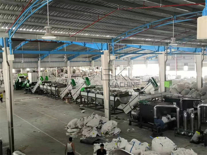 Линия бутылка LDPE пластиковая повторно используя моя любимца 2000kg h повторно используя линию