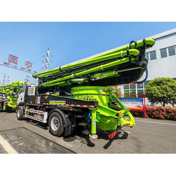 Sinotruk pesado 47m 6X4 montaje de la bomba de hormigón camión con mezclador de disco hidráulico