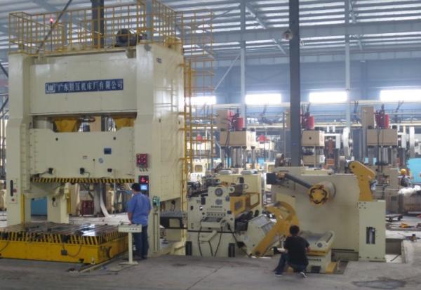 Japan Mitsubishi PLC Control Decoiler And Straightener Feeder For Press Machine