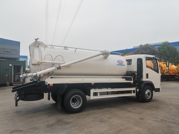 HOWO Fecal Suction Truck: Reliable Liquid Waste Management Solution