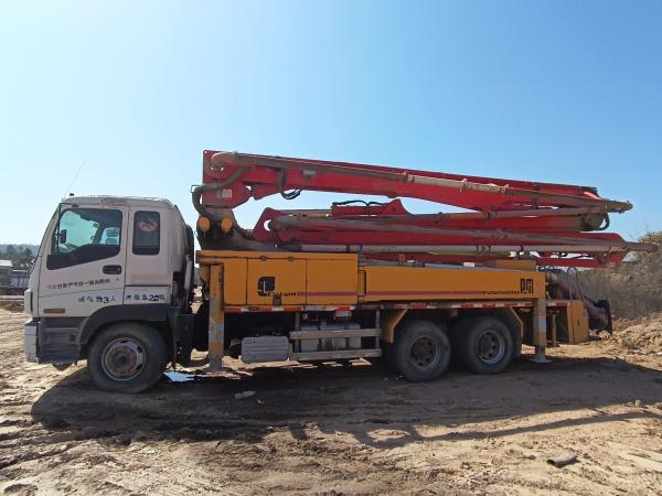 Putzmeister 38m Caminhão de bomba de concreto com segunda mão colocação de barra e bomba de betão