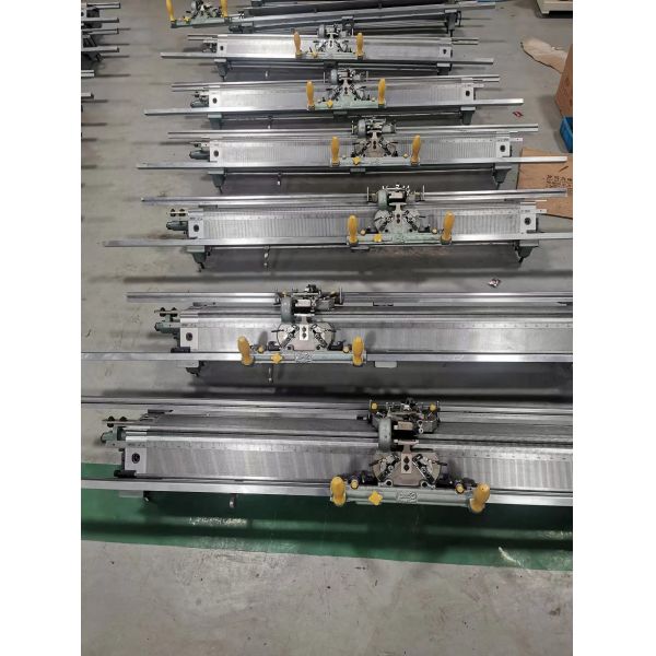 Single Carriage Semi Automatic Flat Knitting Machine with Three Systems 2790*2010*940mm