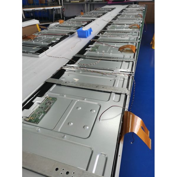 27-inch 1500nits IP65 Rated Outdoor LCD Monitor Waterproof Digital Signage for Industrial Use