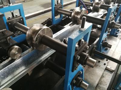 Velocidade rápida 40 - 50m/rolo mínimo do chapéu alto que forma o sistema conduzido Chain 1.5mm da máquina máximo