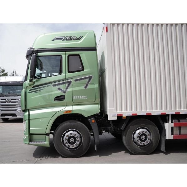 Strong Used Truck Tractor FAW Jiefang J7 6*4 4*2 CNG LNG Diesel Dump Tipper Light Truck