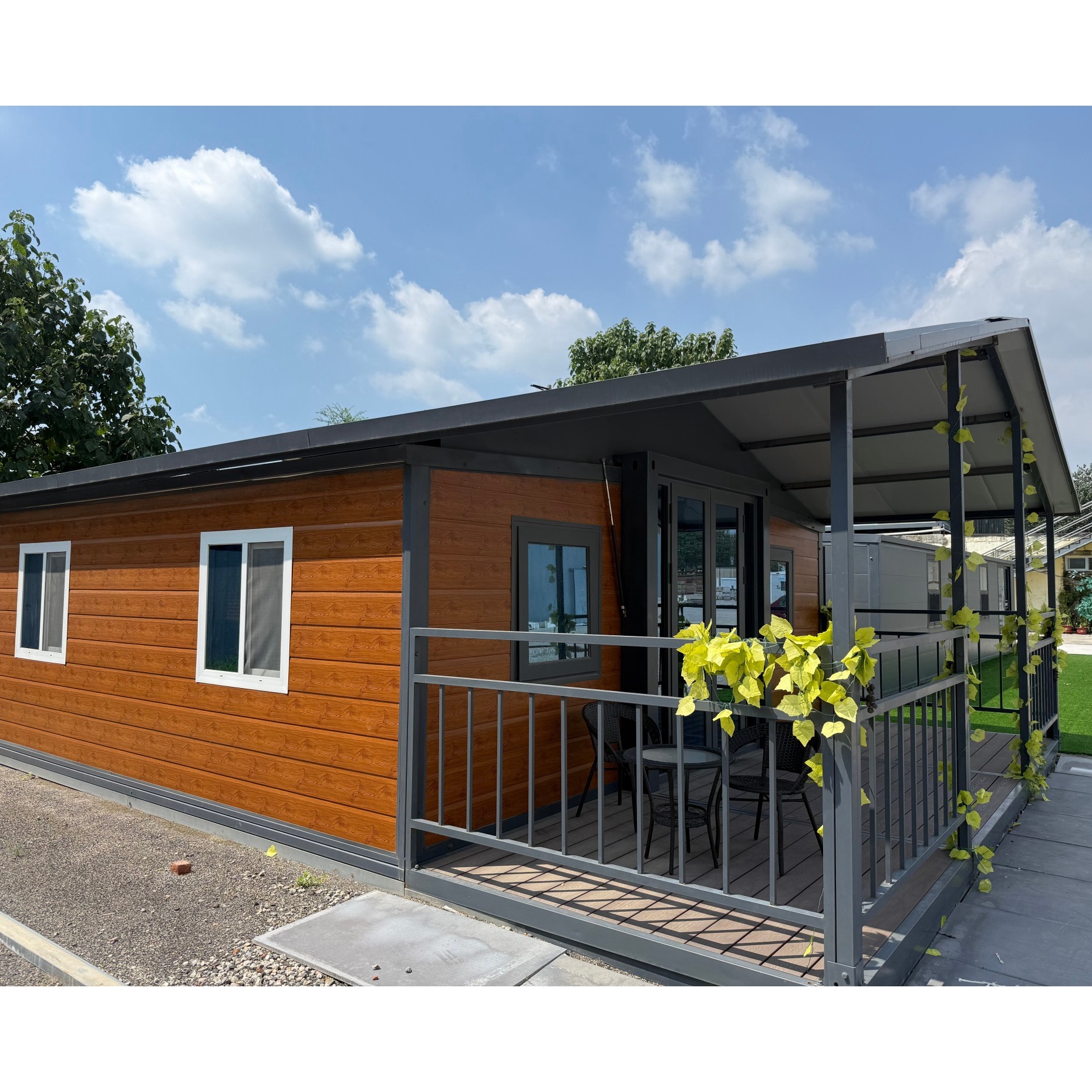Manufactory Direct Luxury Tiny House Container Quick Assembly and Space Optimization for Workshops Multi-Functional Waterproof
