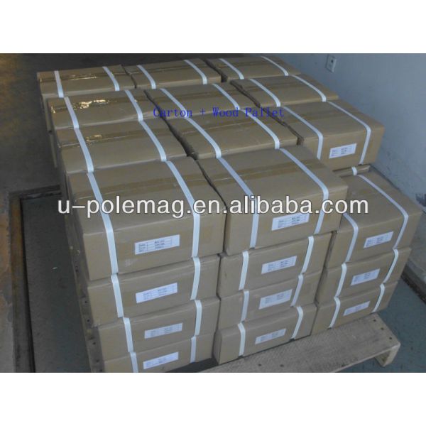 Гибкая магнитная лента из неодима 30х1,5 мм с постоянным клеем и режущей службой