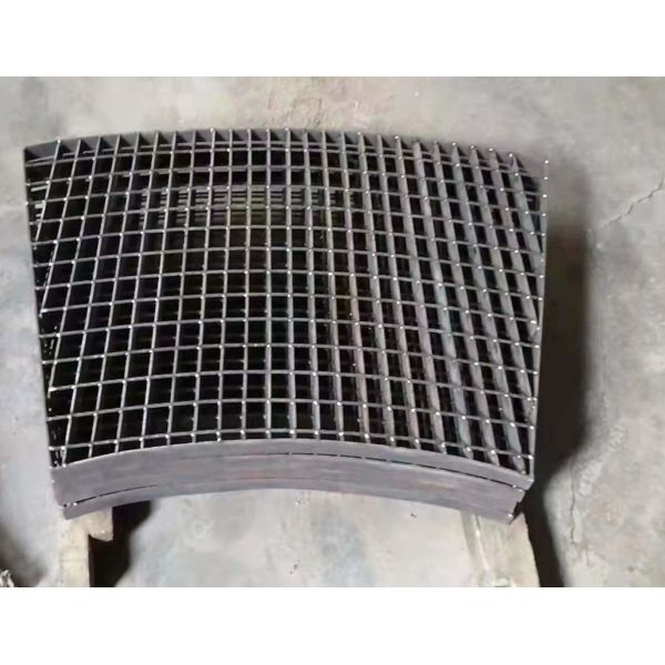 Настил решетки металла металлического листа 20mm 60mm углерода стальной плотный заскрежетанный