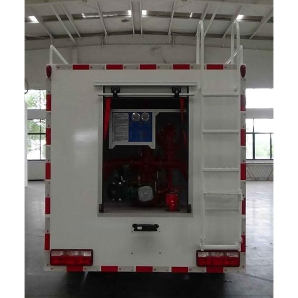 9.5tons 4.5m3 Water Tanker Sprayer Truck With Q25-152E60 Engine For Road Cleaning