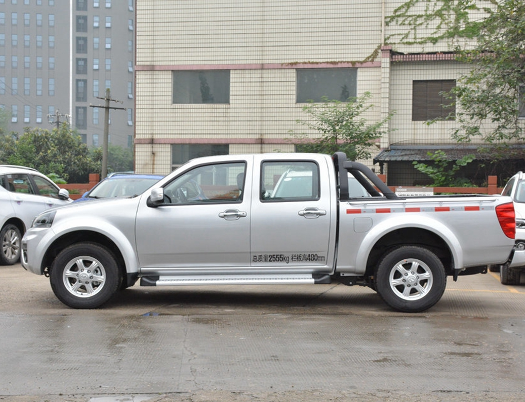 2.0L Diesel Heavy Duty Pickup Trucks , 95kw 5 Seat Pickup Truck