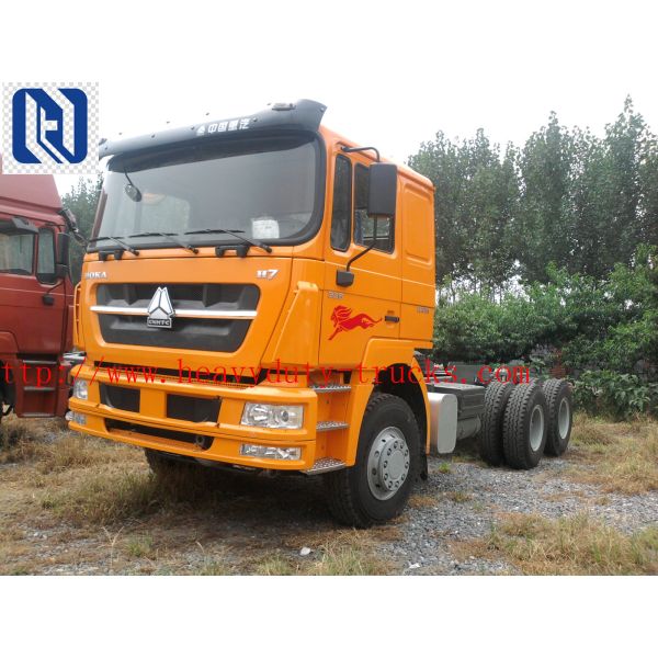 Howo7 6X4 Tractor Trailer Truck LHD 10 Wheels HW 79 High Roof Cab Two Berths 102 km / h