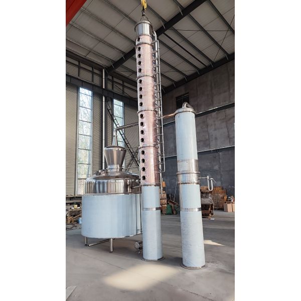 GHO 3000 KG Stainless and Copper 2000L Vodka or Whiskey Distillation Equipment with 1