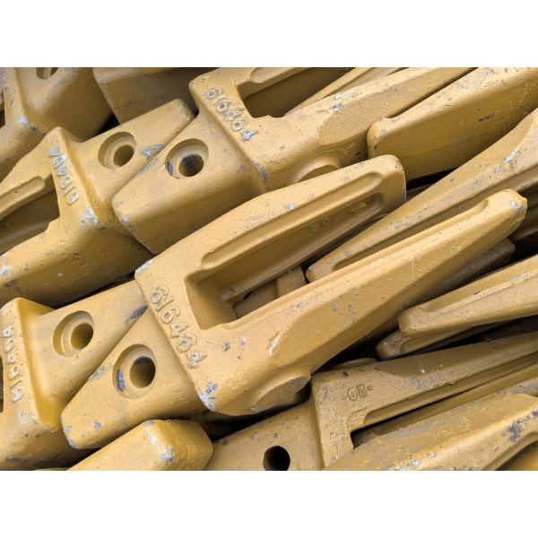 6I6464 -  Style J460 Twin Strap Excavator Adapter,1U3452 Teeth ,Pin 8E8468,