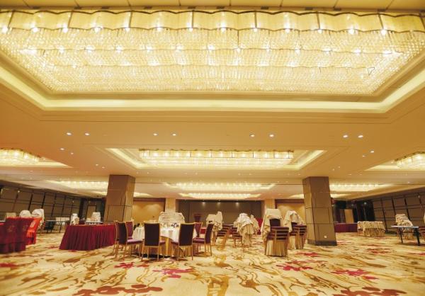 Des chandeliers commerciaux de luxe de haute qualité