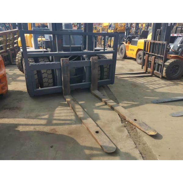 Грузоподъемник FD70Z8 TCM дизельный