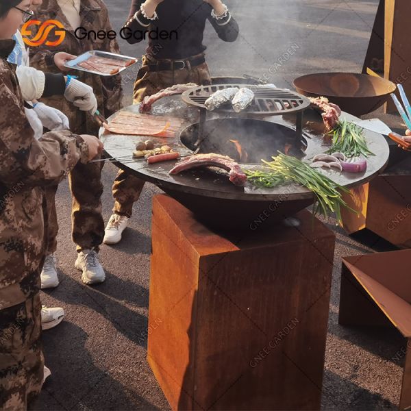 Гриль барбекю Brasero гриля Corten стальной на открытом воздухе ржавчины БАРБЕКЮ друзей семьи стальной