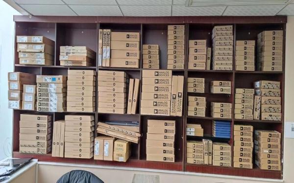 Low Noise Two Channel Integrated Circuit Electronics 100MHz Clock Generator CDCM9102RHBT