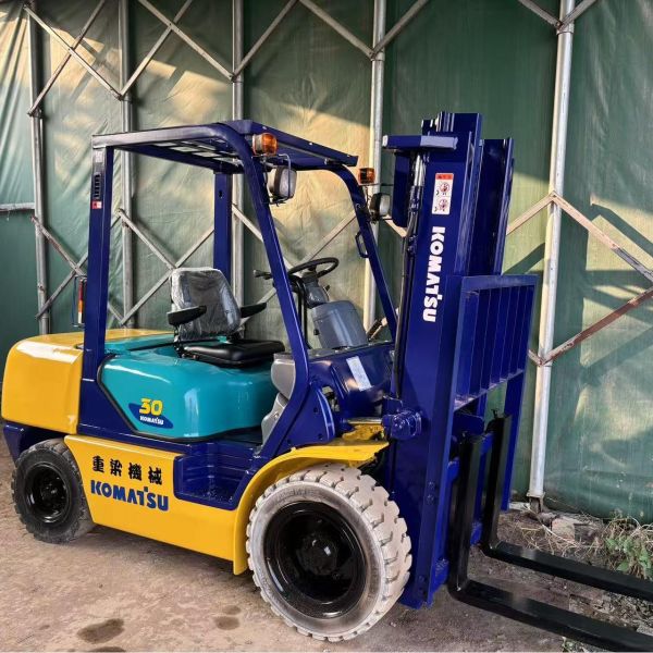 Camión de montacargas diésel de 3 toneladas Usado Triplos Motor de montacargas de 3 toneladas 3000 montacargas diésel