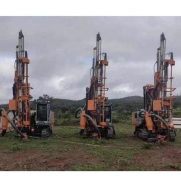 High Efficiency Integrated DTH Down The Hole Drill Rig For Cement Raw Material Mining