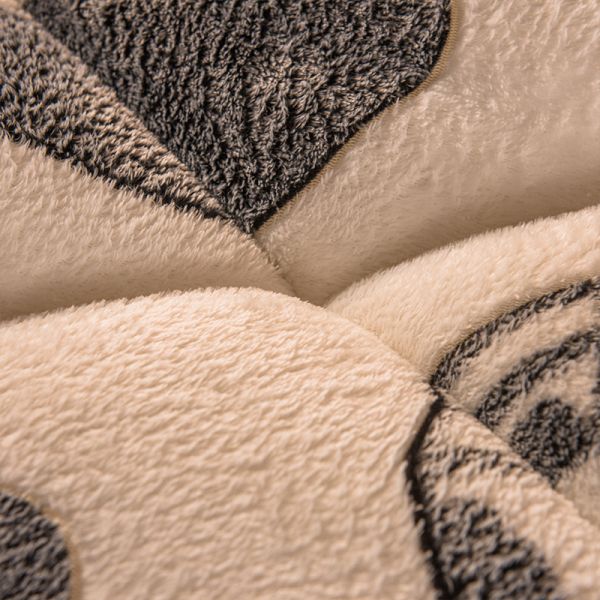 Настройка логотипа постельное одеяло одеяло бархатная вышивка теплая толстая одеяло зимнее одеяло плюшевое готово