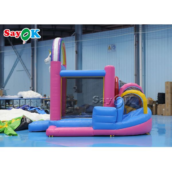 Батут крупного плана небольшого дома прыжка единорога PVC детей раздувного крытый