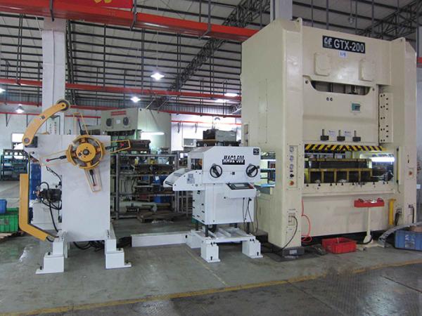 Alimentador servo do Straightener de Uncoiler da expansão do Mandrel do alimentador do NC da chapa metálica da imprensa hidráulica