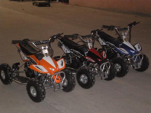 49cc ATV,2-stroke,air-cooled,single cylinder,gas:oil=25:1. Pull start,good quality!